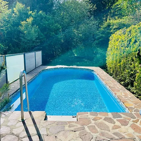 Fuxbau بيت للعطل